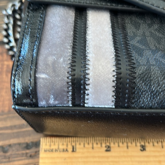 Michael Kors Black and Gray Crossbody Bag with Chevron Design - Picture 4 of 14